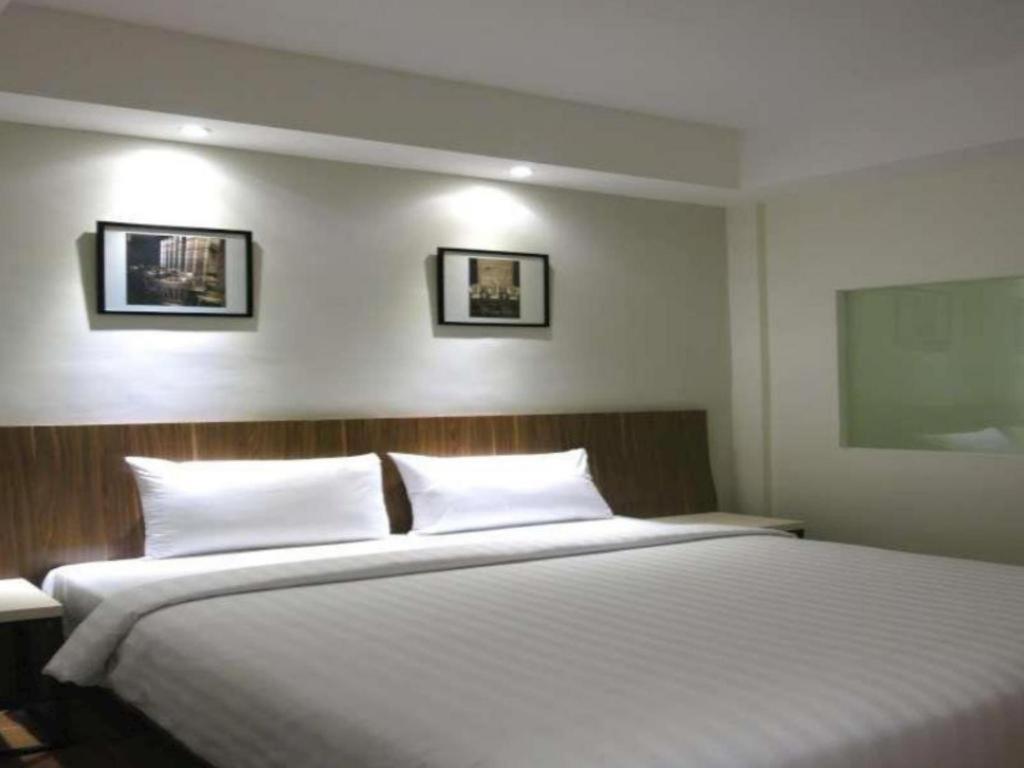 Hart Hotel Arjuna Mataram Esterno foto