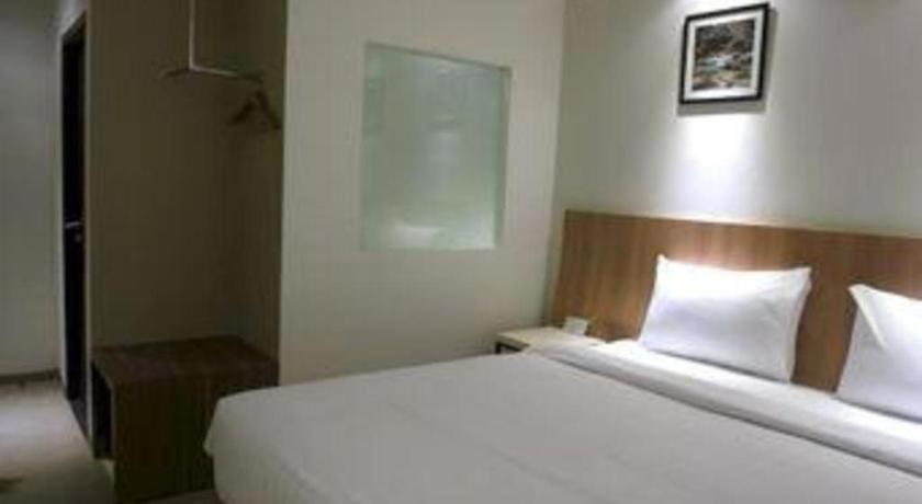 Hart Hotel Arjuna Mataram Esterno foto
