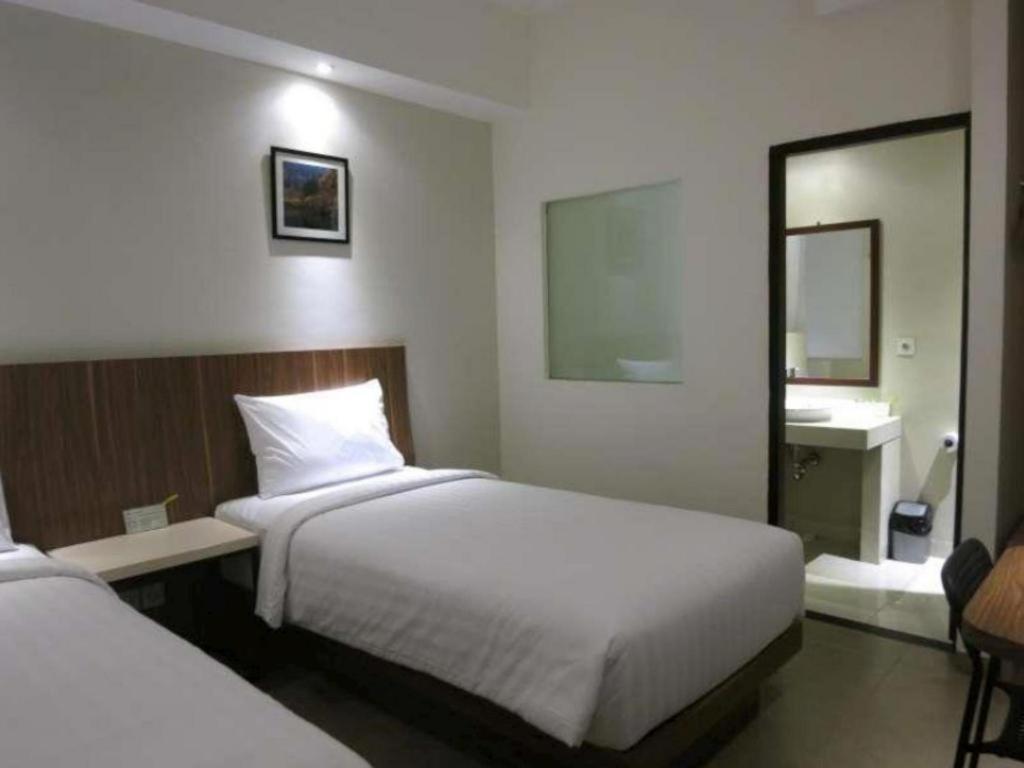 Hart Hotel Arjuna Mataram Esterno foto